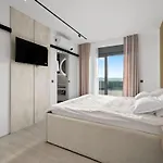 Freedom - Five Bedroom House With Balcony Vodice