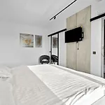 Freedom - Five Bedroom House With Balcony * Vodice