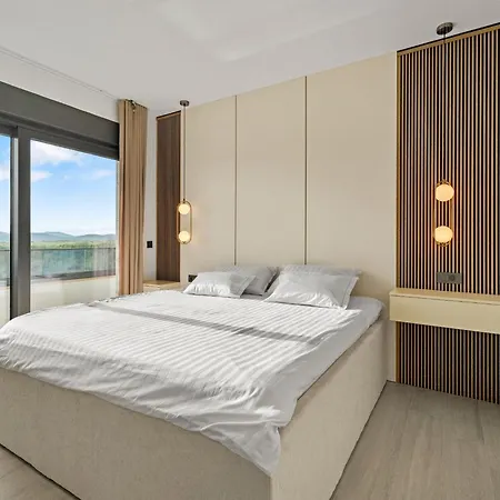 Freedom - Five Bedroom House With Balcony Dom wakacyjny