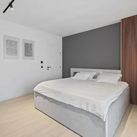 Dom wakacyjny Freedom - Five Bedroom House With Balcony