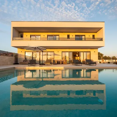 Freedom - Five Bedroom House With Balcony * Vodice