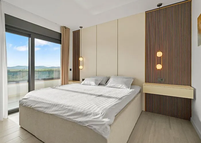 Freedom - Five Bedroom House With Balcony Vakantiehuis