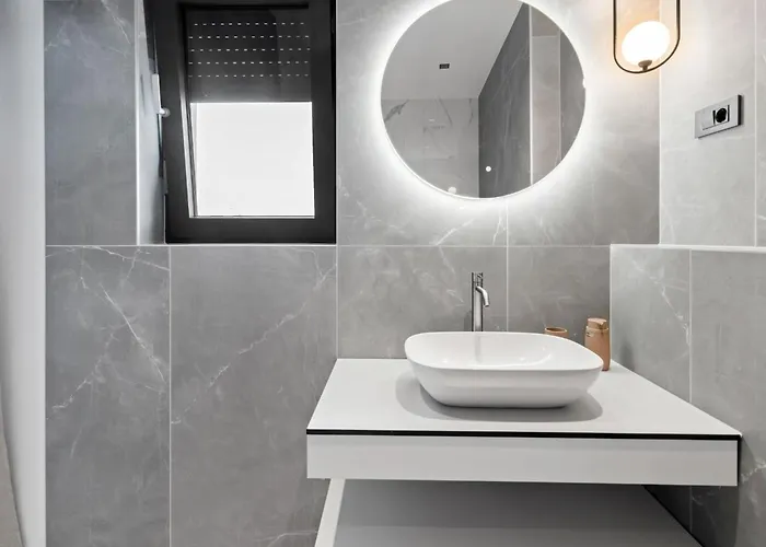 Freedom - Five Bedroom House With Balcony בית נופש *