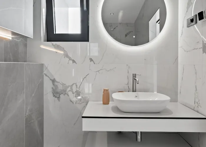 Freedom - Five Bedroom House With Balcony * וודיצה